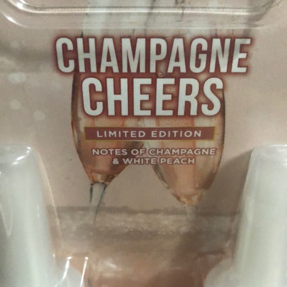 Glade plug-in Champagne Cheers scented oils bundle NEW - Picture 2 of 3